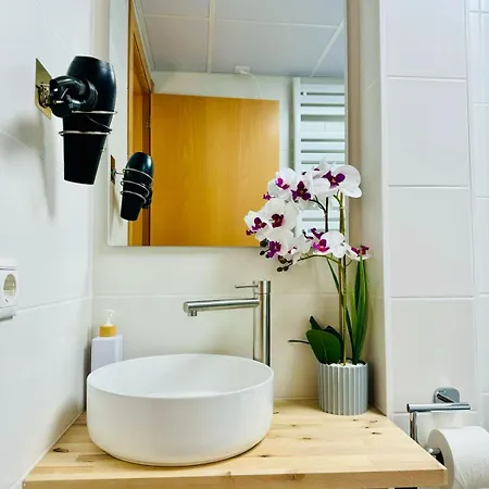 Abat 3 Cool & Wide Duplex Next To The Cathedral Lägenhet *